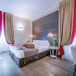 4* מלון Townhouse 33